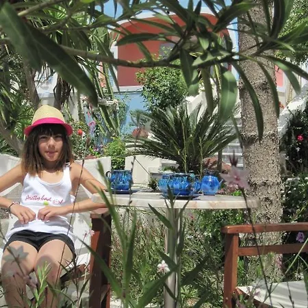 Nikos Karamolegkos *