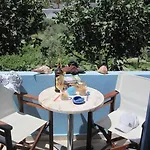 Nikos Karamolegkos Kamári