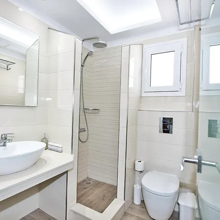 Nikos Karamolegkos Lägenhet