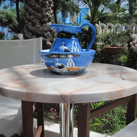 Nikos Karamolegkos Lägenhet *