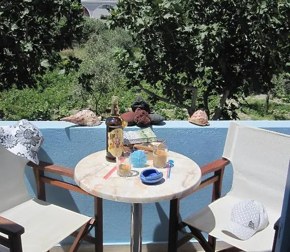 Nikos Karamolegkos Kamári